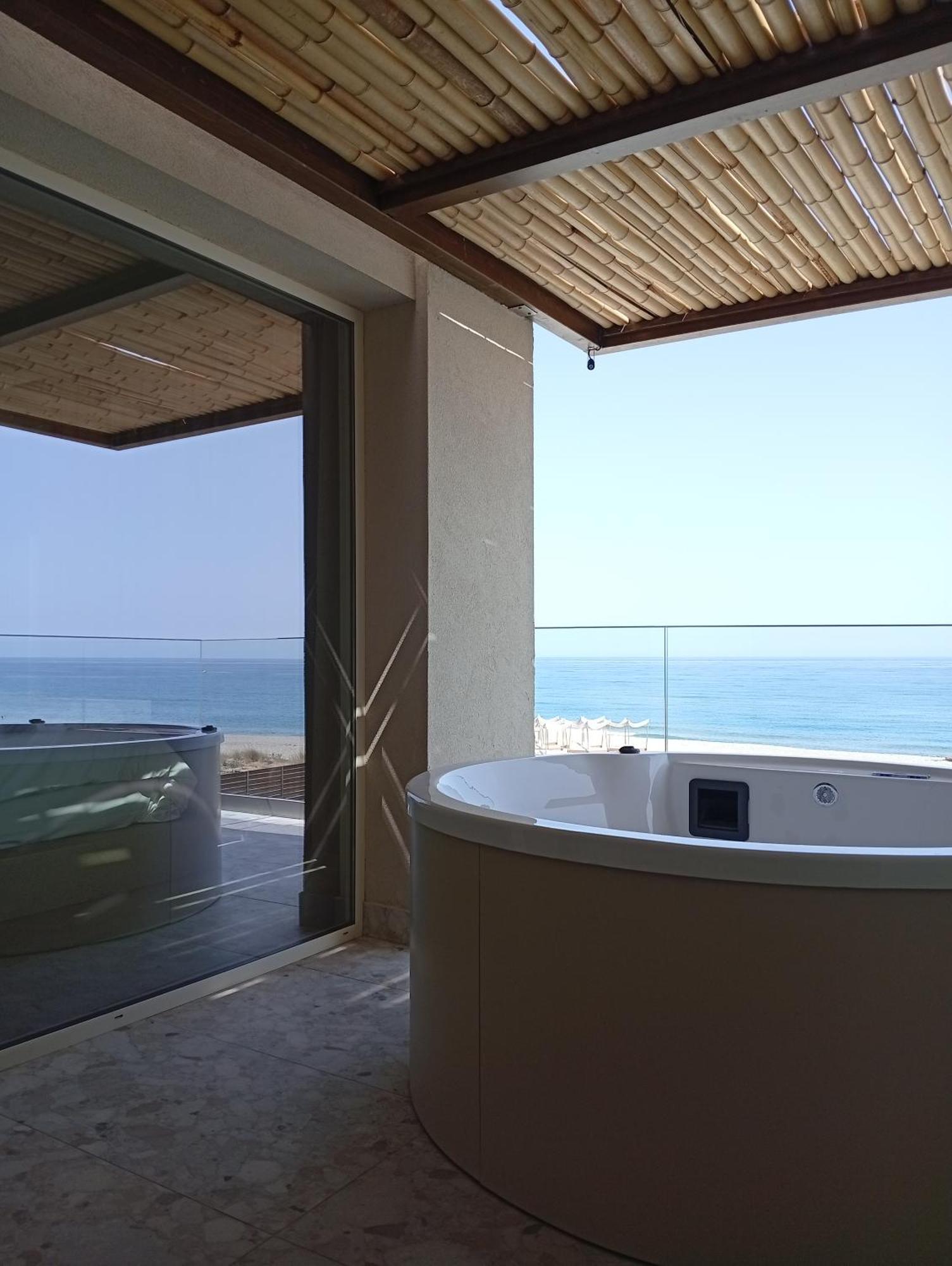 Uzenie All Suites Boutique Resort (Adults Only) Adelianósz Kámbosz Kültér fotó